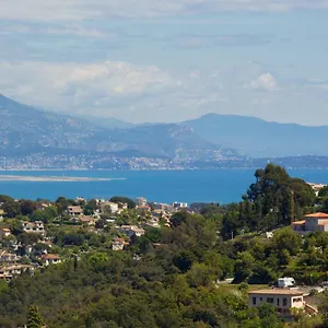 Le Port D'attache Bed & Breakfast